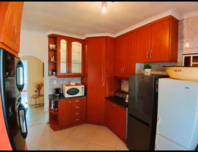 3 BEDROOM HOUSE SOLD IN WALDRIFT